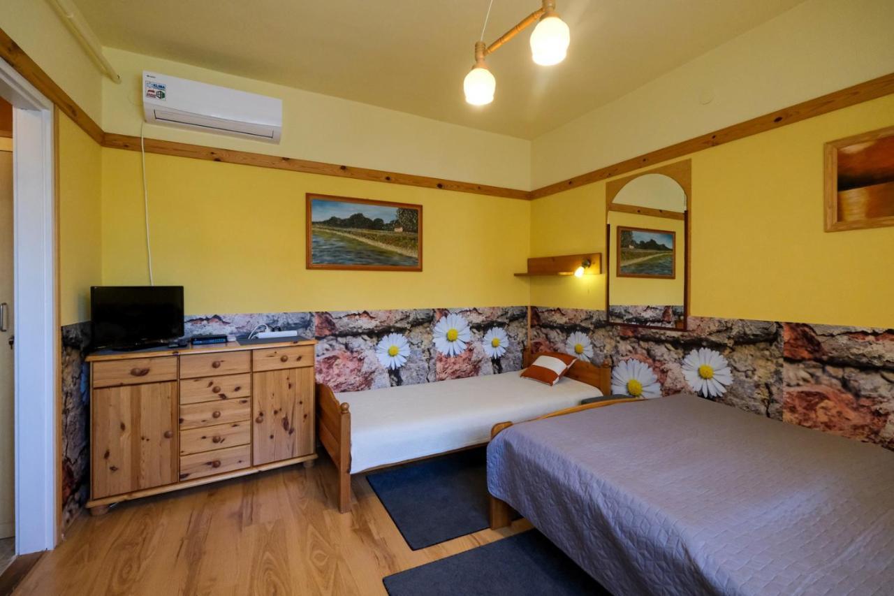 גיולה 4 Evszak Apartman מראה חיצוני תמונה