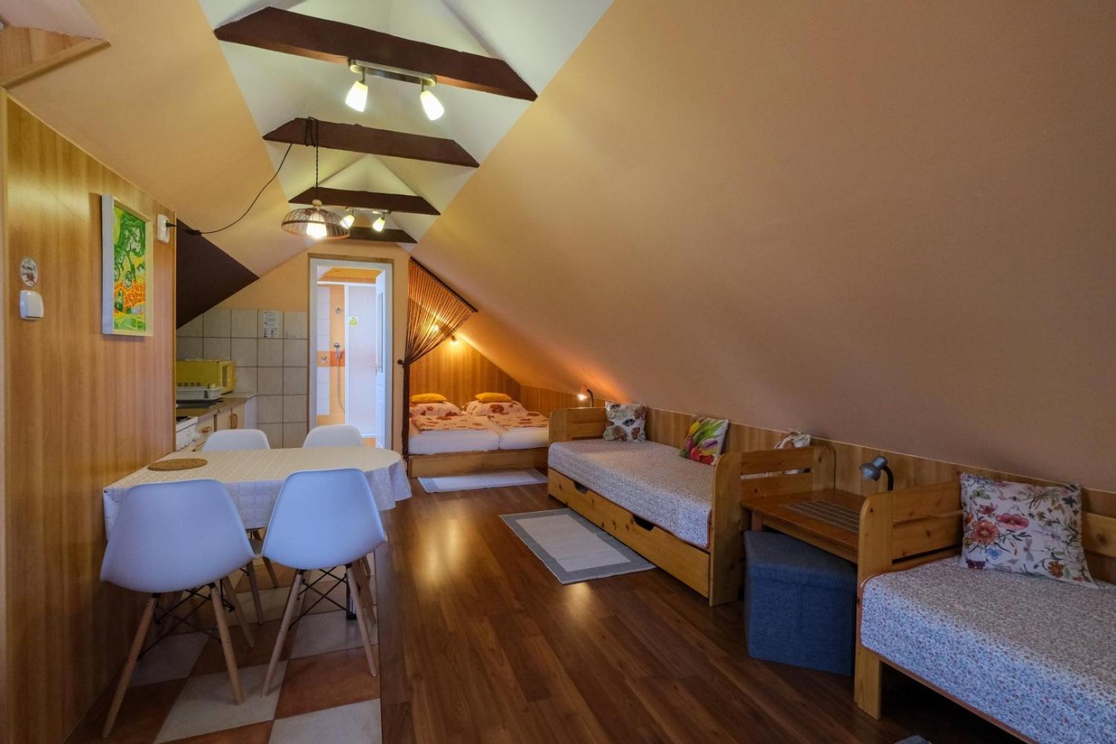 גיולה 4 Evszak Apartman מראה חיצוני תמונה